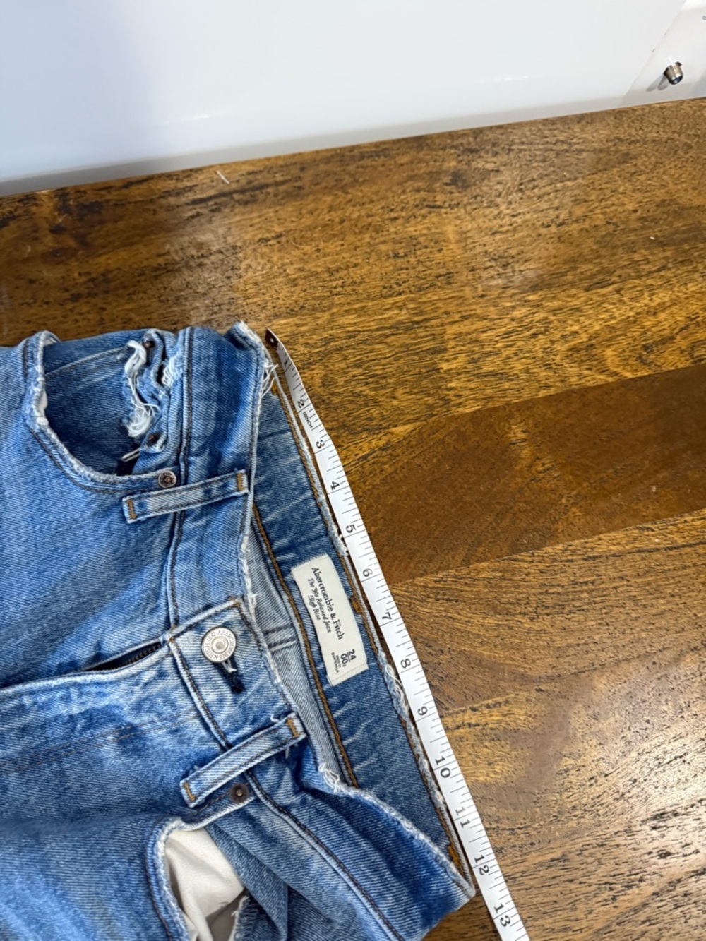 Abercrombie & Fitch High Rise 90s Relaxed Jean - Picture 7 of 8